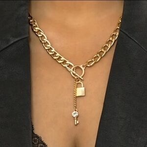 NWT Secure Your Love with This Unique Lock & Chain 18" Gold Necklace